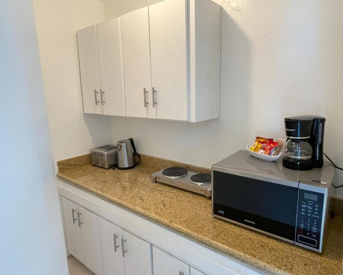 Hummingbird Retreat - Luxury Oceanview Apt, 7-Minute Walk To Beach Очо-Риос Экстерьер фото